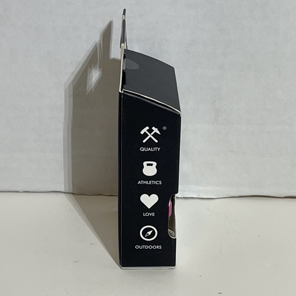 Qalo Functional Reversible Silicone Wedding Ring - Picture 4 of 4